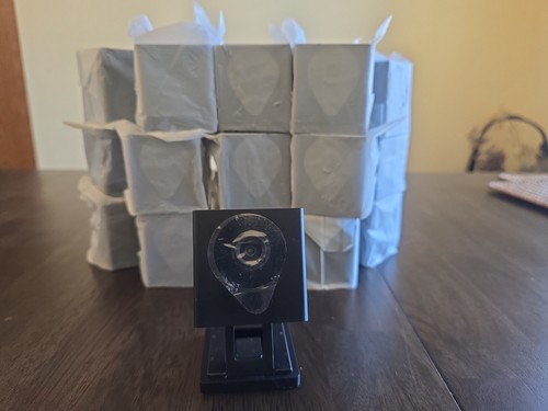 New wyze cam black - v2,