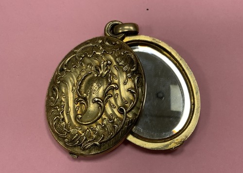 Joli miroir argent - en,
