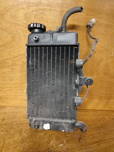 Radiateur droit avec - radiateur,