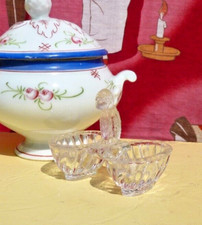 ANTIQUE DINNER, SALT SHAKER depicting a bird in GLASS by PORTIEUX late 19th century
