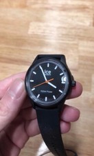 montre noire ice watch solaire, état comme neuve prix négociable 