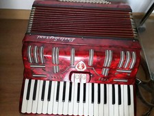 A vendre deux accordéons : Paolo Soprani & Cavagnolo 