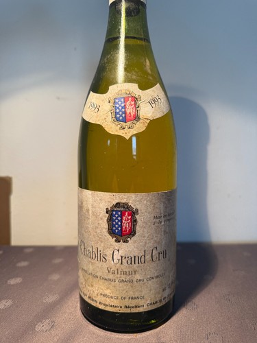 Bouteille vin chablis - de,