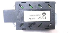 VW GOLF V 1K1 Amplificateur