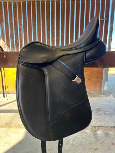 Bates dressage saddle 5 - saddle, 16,5