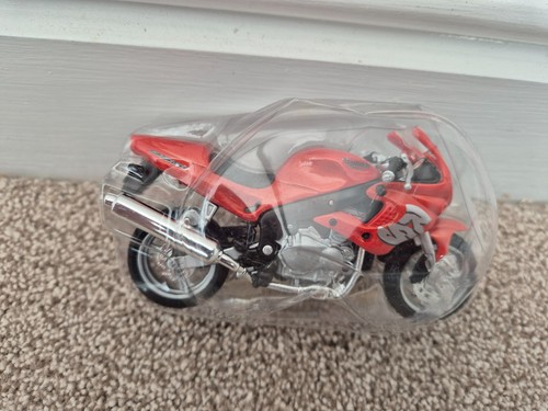 Nouveau triumph 955i rs - triumph,