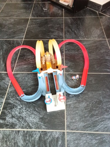 Circuit hot wheels - circuit, mario