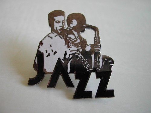 Pin émaillé saxophone - -,