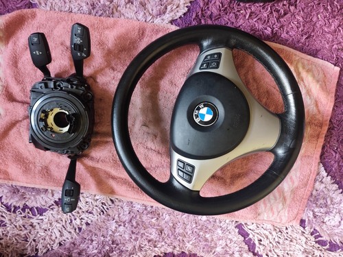 Volant multifonction avec - volant,