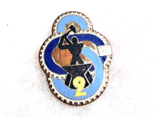 Un insigne militaire  " 2°