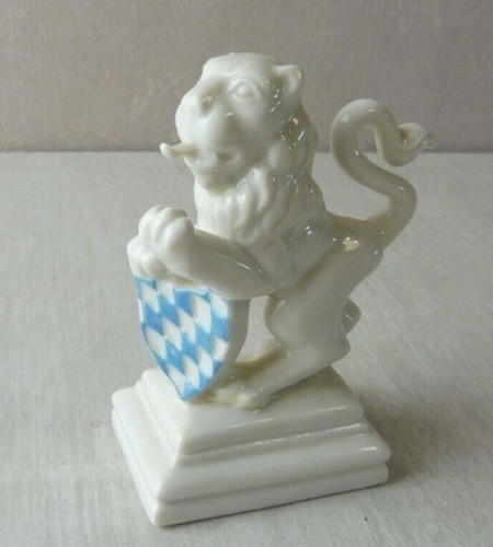 Ancienne statue lion löwe - lion, /