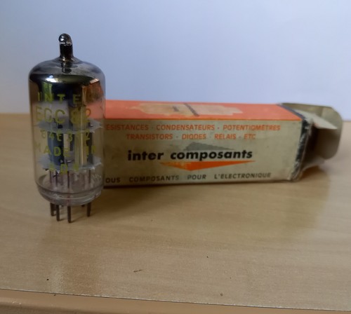 Neuf tube rtc ecc82 made - 1,
