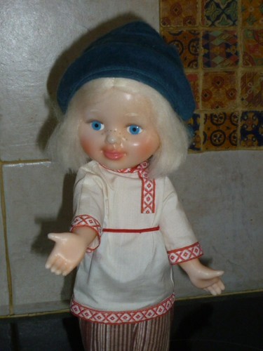Ancienne poupee plastique - poupee,