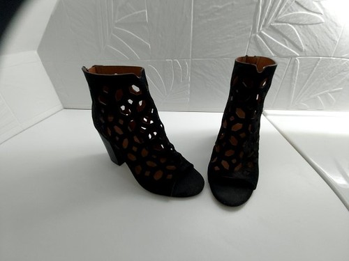 Bottines noires ajourées