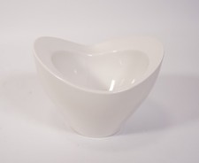 KPM Berlin porcelain ashtray design by Siegmund Schütz white curved