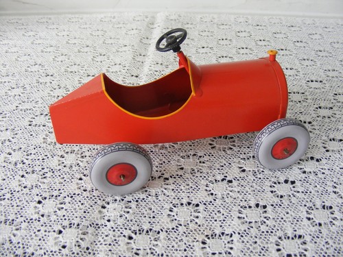 Magnifique petite voiture