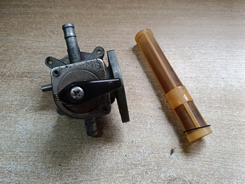 Robinet carburant - un,