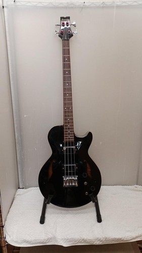 Guitare basse électrique