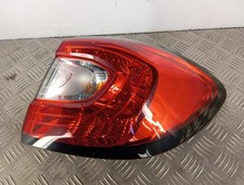 Feu arriere principal droit