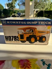 Camion benne Komatsu HD785