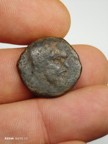 Monnaie antique à - ,