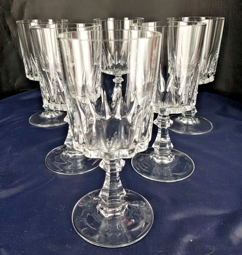 Service vin eau - /,