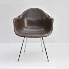 Chaise Eames DAX fibre de