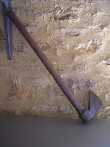 Ancienne hache avec son - , manche