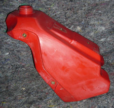 réservoir d'origine rouge