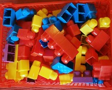 Lot bateau pirate + briques