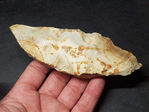 Outil silex taillé - , france