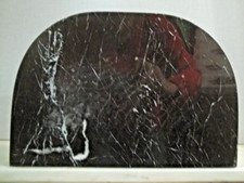 MINÉRAUX. MARBRE NOIR VEINÉ