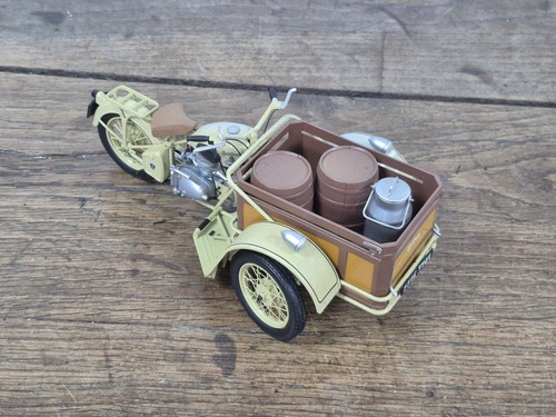 Moto miniature triporteur - moto,