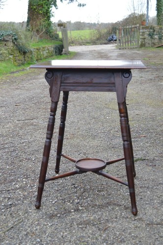 Table appoint sellette dans - table, d'appoint