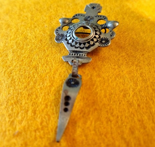 Broche ancienne ethnique - broche,