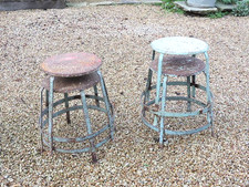 🟢 4 ANCIEN TABOURET METAL