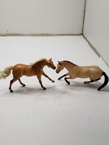Breyer classics horse lot - classics,