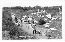 West Indies - HAITI - Laundry - Women washing clothes