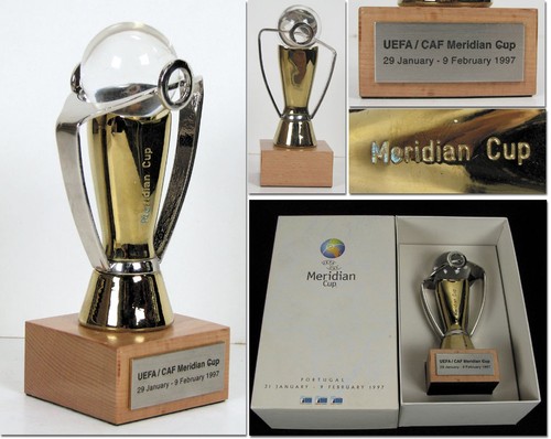 Trophée officiel uefa - la,