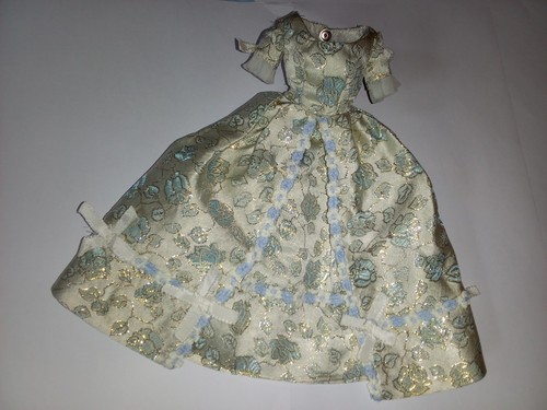 Robe pompadour pour poupée - pour,