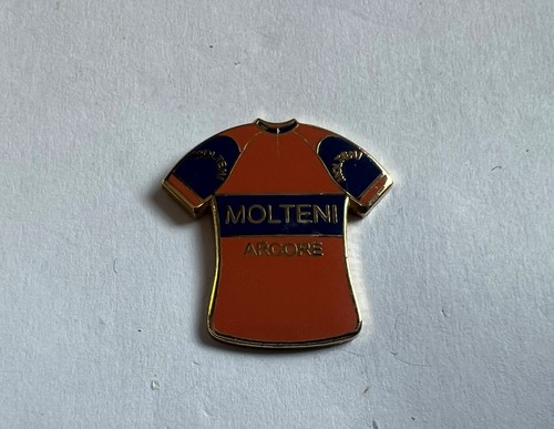 Pin spilla - pin's,