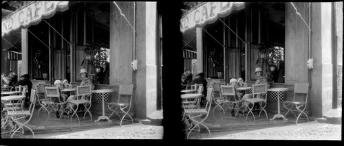 Cauterets terrasse café femme - café,
