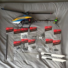 WALKERA V 450D03 avec émetteur, nombreuses pièces