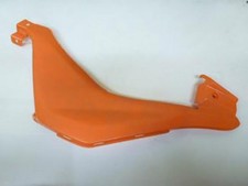 Cache latéral gauche origine