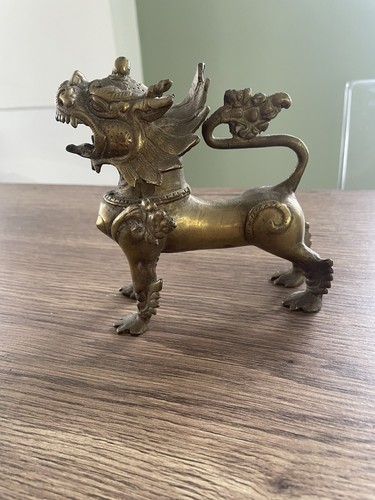Ancien lion chien pho - , en