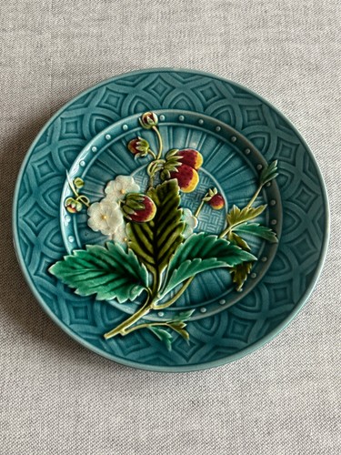 Rare assiette barbotine - rare,