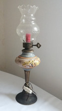 Lampe à pétrole ancienne