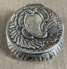 Boîte à pilules en argent massif à restaurer. 19 Grammes