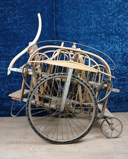 Dans le gout de thonet : poussette double en bois courbé vers 1900