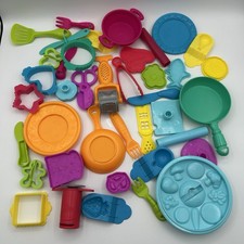 40 Pieces Play-Doh Cooking Set, To Be Used W/ Play-Doh Clean Excellent condition